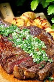 Cote De Boeuf Et Sauce Aux Herbes Pommes De Terre Eventail Au Bacon Recettes De Cuisine Recette Cote De Boeuf Recette