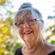 Linda Pinkham's Instagram, Twitter & Facebook