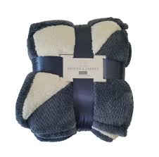 Sherpa is a known and favorite fabric for everyone who loves cuddling on the sofa on a cold winter day! Buy Monte Jardin Velvet Sherpa Blanket King Blue Online At Low Prices In India Amazon In