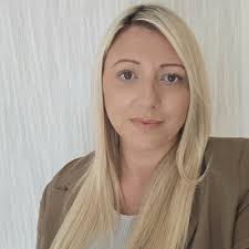 Georgia Blume's Instagram, Twitter & Facebook