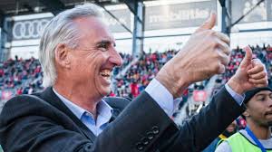 Oliver Luck's lawsuit against Vince McMahon boils down to one issue: The  signing of Antonio Callaway