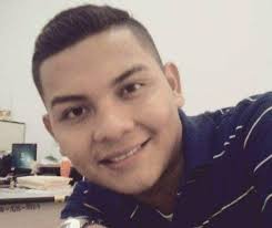 🚨OTRO SALVADOREÑO DECIDE QUITARSE LA VIDA🚨 El joven Julio Ezequiel  Flores, empleado del Instituto Nacional de Usulután, tomó la decisión de  quitarse la vida en su casa en el pasaje cuatro de