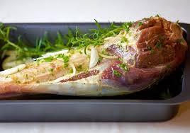 Mod de preparare friptura de iepure la cuptor cu vin. Pulpa De Miel Cu Vin La Cuptor Cu Mirodenii Si Legume Cum Sa Faci Friptura De Miel Fraged La Cuptor Food Is Love