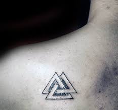 Wenn sie danach aus sind, ein tränen tattoo. 49 Tatowierungen Von Valknut Oder Dem Wotansknoten Mit Bedeutung