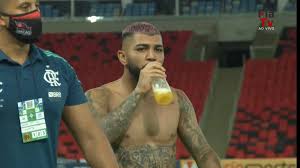 Contra o ceará, mas não atuou, e palmeiras (alexandre vidal/flamengo). Raisa Simplicio V Twitter Novo Look Do Gabigol O Cabelo Esta Roxo Ou Rosa