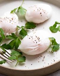 Poached Eggs Recipe In 2020 Poached Eggs Eggs Benedict Easy Poached Eggs