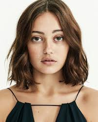 La sorcière, qui a jadis été trahie, assouvit ainsi sa vengeance. Cast Book Ella Purnell Wattpad