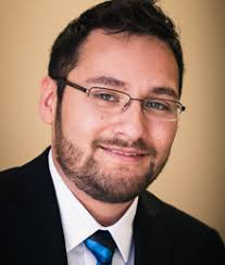 Derek Mora's Instagram, Twitter & Facebook