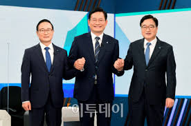 조국·정경심, 6월11일 법정 같이선다 반년만 재판 재개. 6bsnbsbkwfs3om