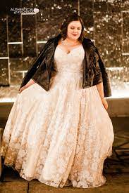 From slip dresses to ball gowns to mini dresses. Pin On Authentically Emmie Plus Size Fashion And Lifestyle Blogger