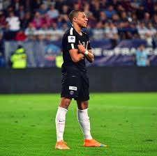 Kylian mbappé war nach seiner auswechlung nicht gut auf den coach zu sprechen. 490 Kylian Mbappe Ideas Psg Football Football Players