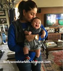 Kareena's father and yesteryear actor randhir kapoor confirmed the same. Bollywood Star Kids Picture Of Kareena Kapoor Khan S Son Taimur Smiling In Her Arms Is Beyond Adorable