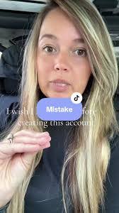 Anna Snowden's Instagram, Twitter & Facebook