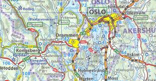 Met informatie als benzinepompen, kilometerafstanden, toeristische symbolen. Wegenkaart Landkaart 752 Noorwegen Michelin 9782067172722 Reisboekwinkel De Zwerver