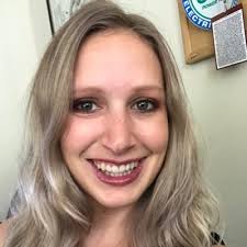 Kristen Head (@KdresselHead)