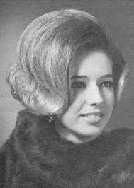 The Swirl Avedaibw Short Hair Styles Teased Hair 60s Hair