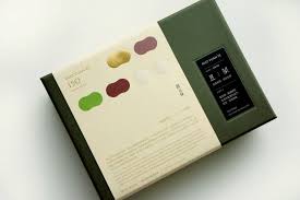 tea mate kuo yuan ye 150 anniversary souvenir box kuo yuan ye x aaron nieh co branding 伴點時光 郭元益150周年 伴手禮 紀念禮盒 郭元益150周年 x 聶永真 paste cake design パッケージデザイン 餅 創新