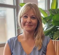 Jo Tanner's Instagram, Twitter & Facebook