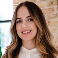 Kara Schafer's Instagram, Twitter & Facebook