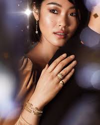 David Yurman Starburst Ring in 18K Yellow Gold with Diamonds