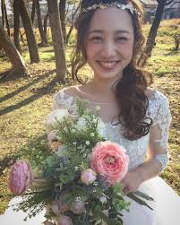 おでこを出す 前髪オールアップの可愛いブライダルヘアアレンジまとめ marry マリー ウェディング ヘアスタイル ウェディング ヘアー ダウン ウェディングヘア サイド