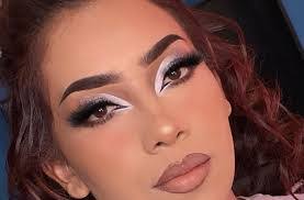 Julia Avina's Instagram, Twitter & Facebook