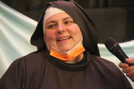 Le Clarisse, Suor Roberta, il basket, la dolce melodia della cetra  e…aggiungi un posto a tavola…