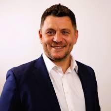 How to Negotiate with Multiple Decision Makers