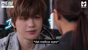 Kang Daniel's eye contact scene with Jessi
