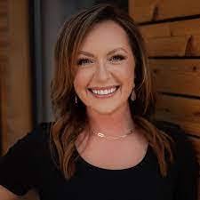 Misty Comstock's Instagram, Twitter & Facebook