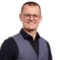 Ken Kamrowski's Instagram, Twitter & Facebook