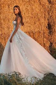China, indien, indonesien, japan und vietnam planen demnach aktuell den bau von mehr als 600 kohlekraftwerken. Galia Lahav Brautkleider Kaufen Bridal Boutique Baden Baden