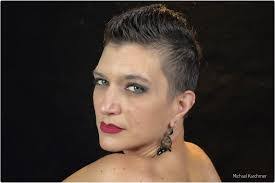 Beverly Kunze's Instagram, Twitter & Facebook