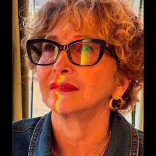 Is anyone else's Bernedoodle just a poser 😂😂