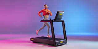 — insults in any direction are prohibited. Laufband Excite Live Run Technogym