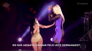 Larissa de macedo machado is vinte e quatro (24) years old and began in janeiro (january) 2016, vittar was hired by globo as the new lead singer in the band of the show. Bahia Noticias Holofote Noticia Diferenca De Altura Entre Pabllo Vittar E As Irmas Simone E Simaria Chama Atencao 21 12 2017