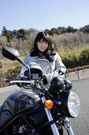 画像2 オートバイ誌面で活躍する 彼女たちのプロフィール 梅本まどか バイカーの女の子 女性ライダー