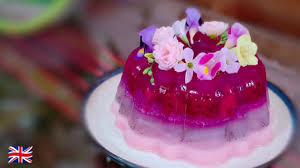 Resep silky puding juga bisa divariasikan dengan buah segar di atasnya, lho! Three Layers Dragon Fruit Pudding Dragon Fruit Dessert Puding Buah Naga Agar Agar Buah Naga Youtube