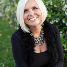 Melissa Holifield's Instagram, Twitter & Facebook