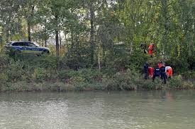 Heute, 11 uhr, meldete ein passant ein lebloses tier im wasser der callerbachtalsperre. Spaziergangerin Findet Leiche Am Wesel Datteln Kanal Dorsten