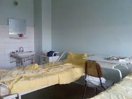 Marți dimineaţă mai multe cadre medicale de la spitalul orl panduri au ieşit în curte şi au ameninţat cu întreruperea lucrului dacă managerul instituţiei nu rezolvă problema sporurilor. Asa Arata Azi Andreanum Co