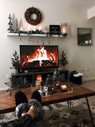 Pin By Nayeli Castanon On Christmas Living Room Decor Apartment Apartment Living Room Home