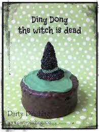 I just realized this is the pic that kinda looked like me in math class and i said you should make the head a jelly fish and make it part jelly fish anyways i like it but burning witches isn't my thing xd. Pin By Brittany Richey On Halloween No Tricks Just Treats Cute Food Halloween Treats