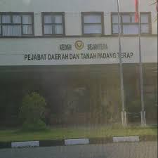 Sampai dengan 27 mei 1997 (keluarnya uu nomor 21 tahun 1997 tentang bea perolehan hak atas tanah dan atau banguan/bphtb) tidak ada dasar hukum yang jelas untuk. Fotos En Kompleks Pejabat Daerah Dan Tanah Padang Terap Bt Gedong Jalan Hospital Kuala Nerang 69 Visitantes