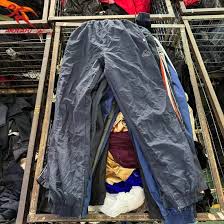 Quần xông hơi bằng nylon làm bằng gros quần, Quần Vợt bằng tay thứ hai với  kích thước quá lớn Đeo - Trung Quốc Quần áo đã qua sử dụng y Quần