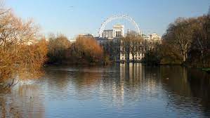 It is the setting for spectacular pageants, like trooping the colour, surrounded by some of the country's most famous landmarks including westminster, st james's palace, buckingham palace. St James S Park London Tickets Eintrittskarten Getyourguide