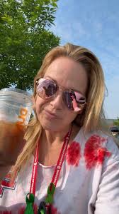 It's FRIDAY!!!! We made it!!!! Loving ya from BOSTON 💚 Iced Espresso to  the FACE! Have a great day! Remember, it costs NOTHING to be KIND 💫✨