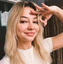 Lilly Mackey's Instagram, Twitter & Facebook