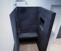 leuk idee voor inloopdouche nis voor flesjes en bankje badkamer inloopdouche badkamer ontwerp
