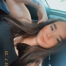 Amber Reeves (@amber.reeves.3975)